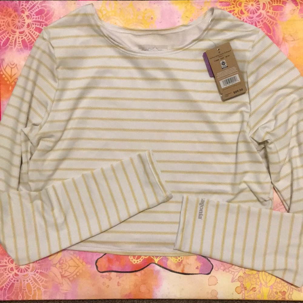 Size M Patagonia , cropped rash guard